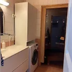 Saunallinen Kolmio Kahdella Autopaikalla *