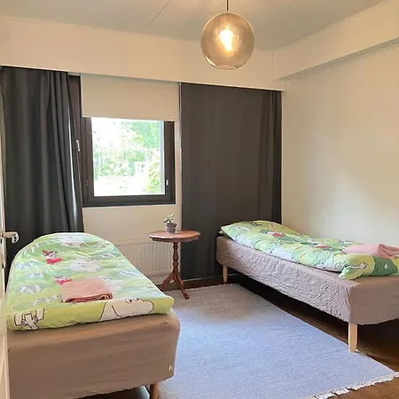 Saunallinen Kolmio Kahdella Autopaikalla * Jyväskylä