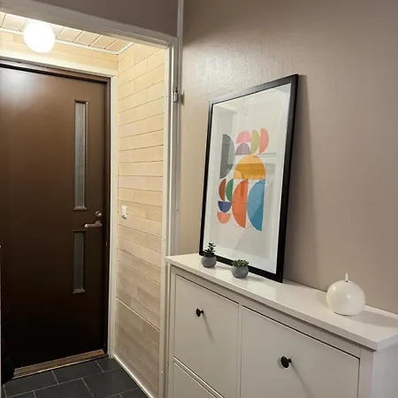 Saunallinen Kolmio Kahdella Autopaikalla Jyväskylä