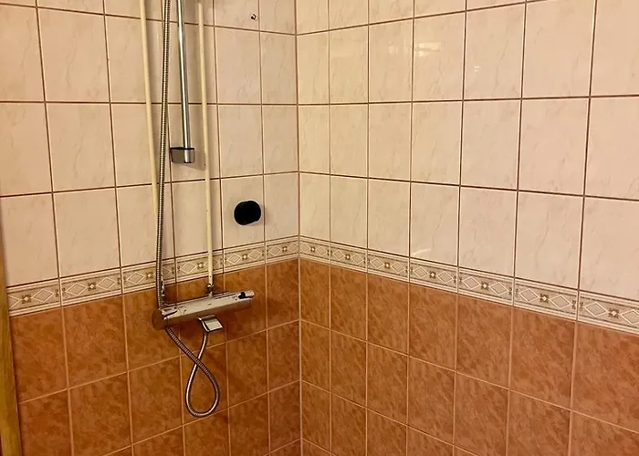 Saunallinen Kolmio Kahdella Autopaikalla 公寓 *