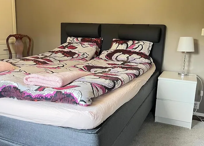 Saunallinen Kolmio Kahdella Autopaikalla Jyväskylä