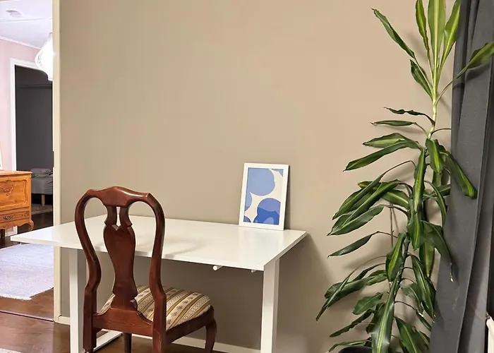 Saunallinen Kolmio Kahdella Autopaikalla Jyväskylä